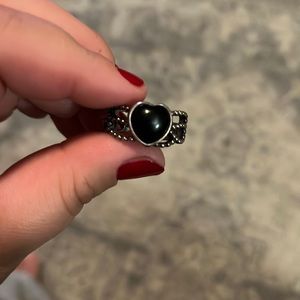 Black heart pandora ring